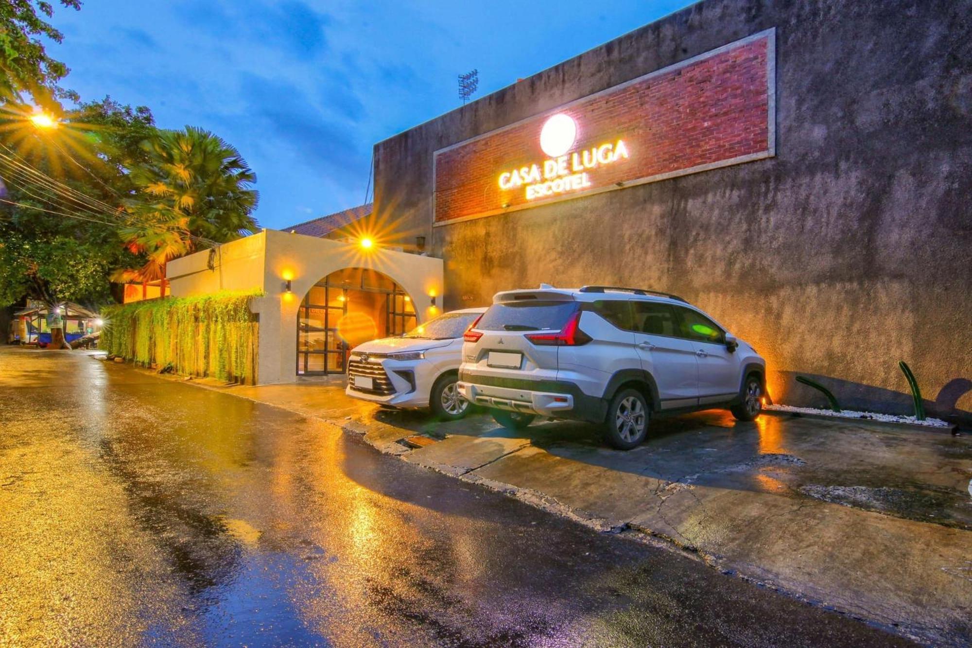 Escotel Casa De Luga Jakarta Exteriér fotografie